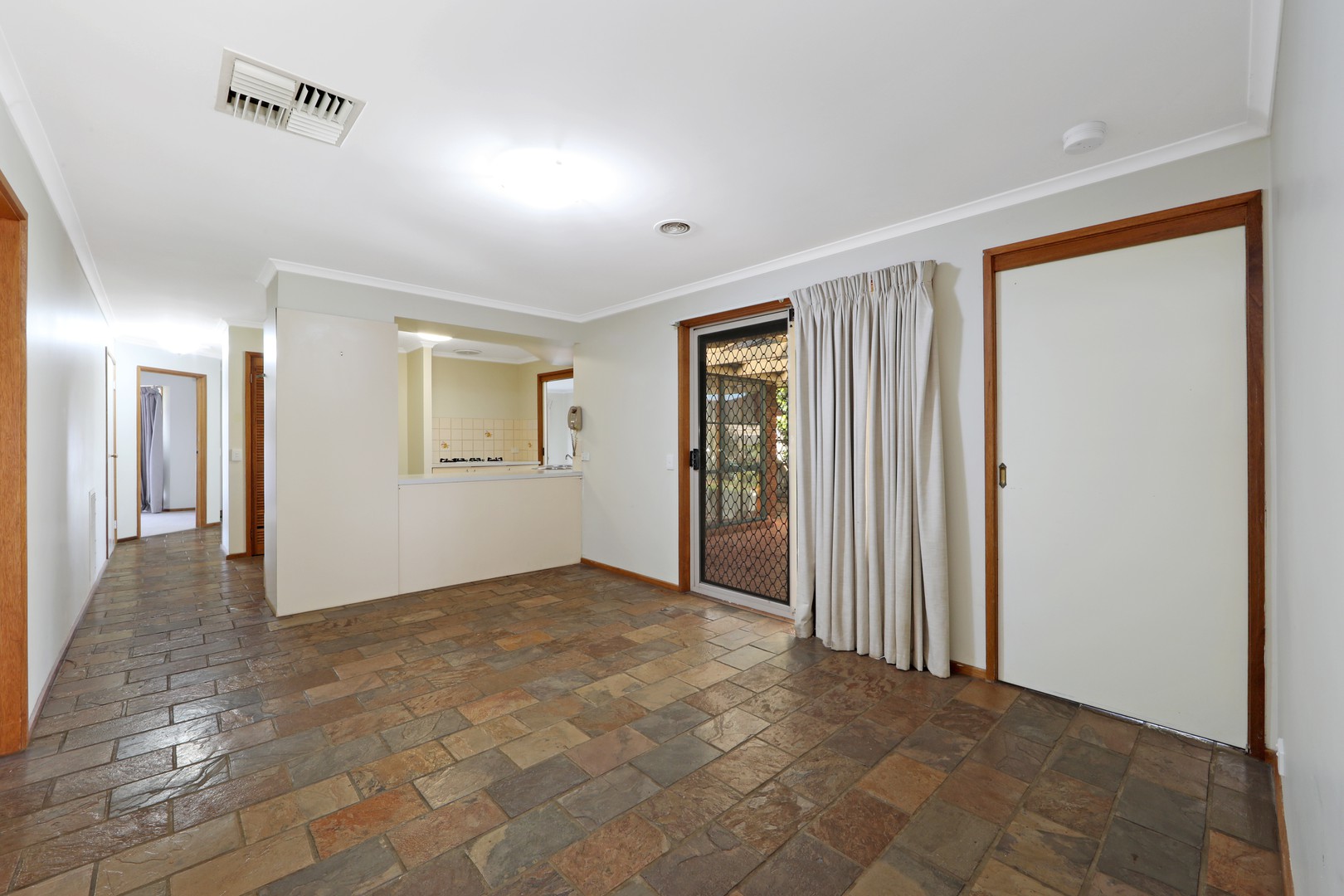 11 Willow Avenue, Rowville, VIC 3178, Rowville - Thumbnail 5