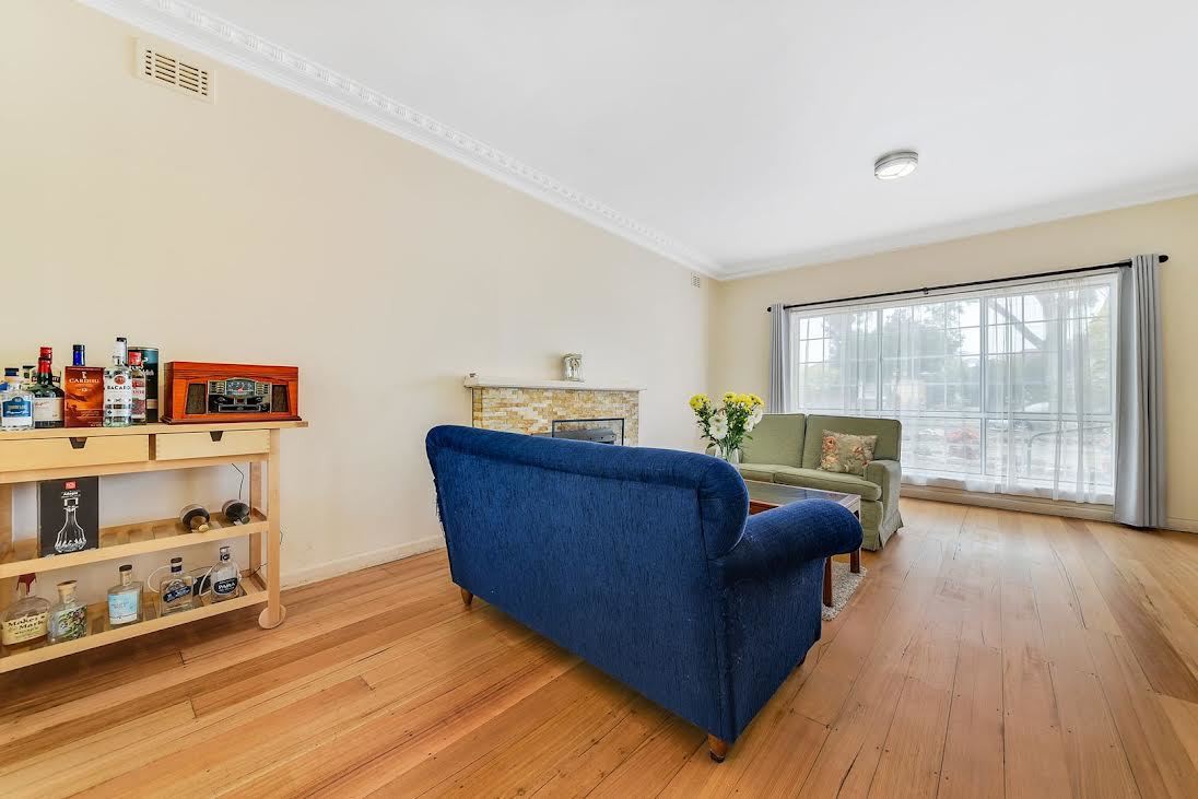 11 Winbourne Road, Mount Waverley, VIC 3149, Mount Waverley - Thumbnail 2