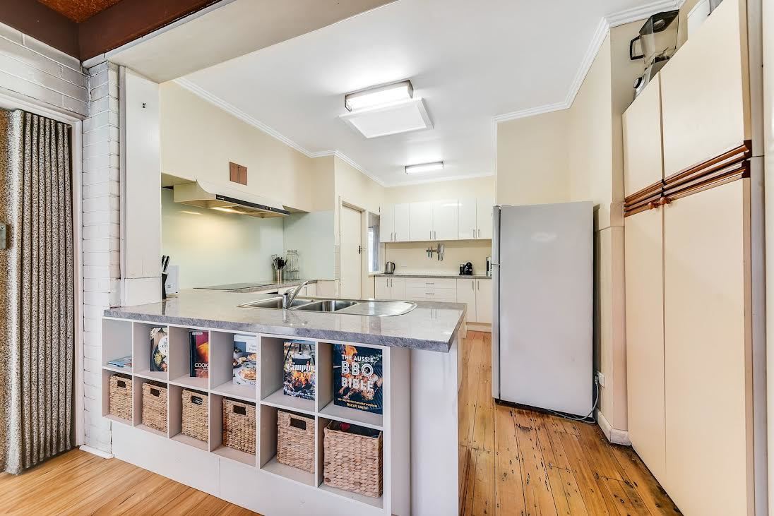 11 Winbourne Road, Mount Waverley, VIC 3149, Mount Waverley - Thumbnail 4