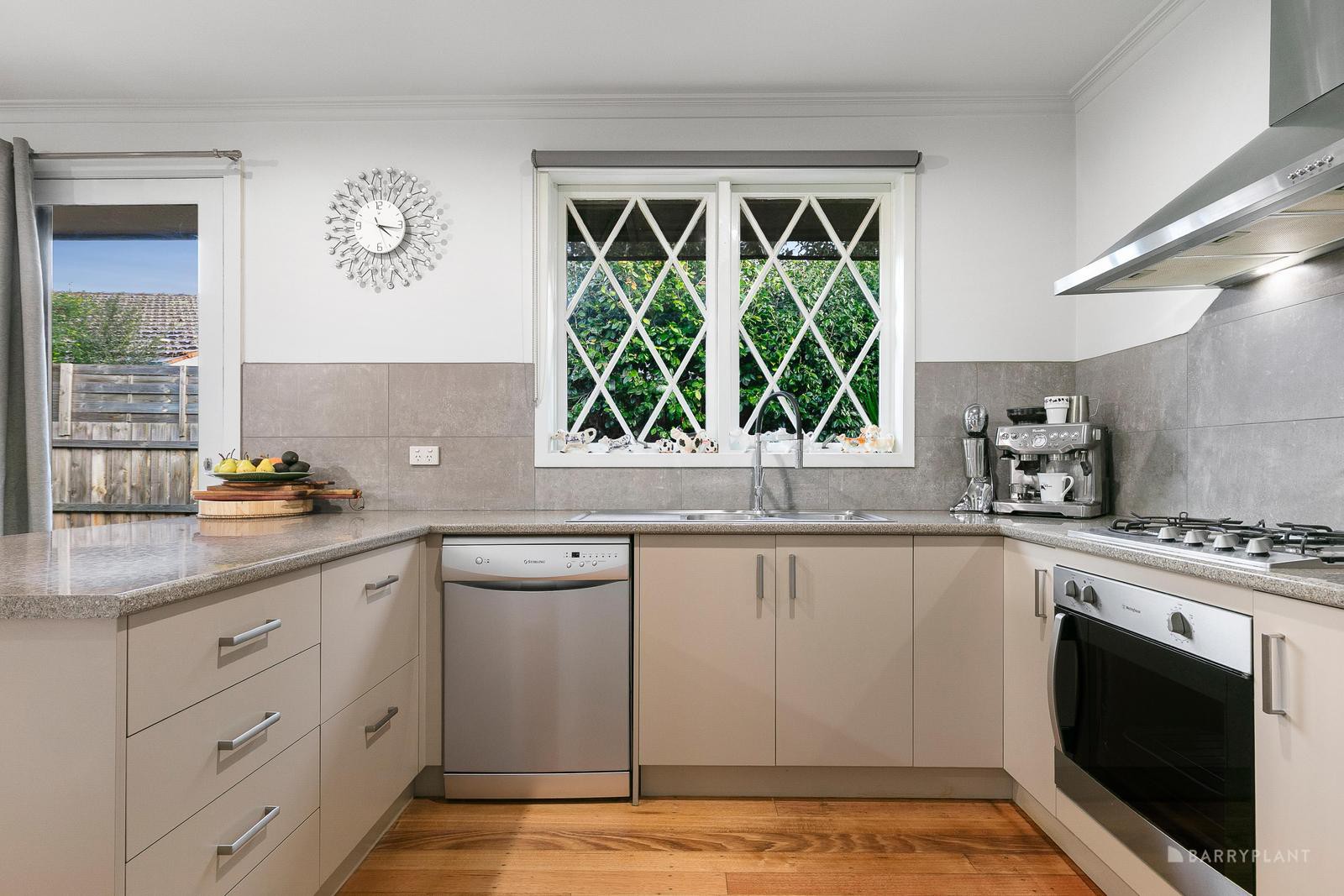 11 Winston Road, Viewbank, VIC 3084, Viewbank - Thumbnail 4