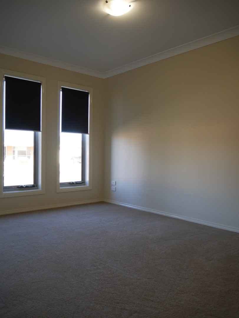 11 Wodalla Street, Kurunjang, VIC 3337, Kurunjang - Thumbnail 2