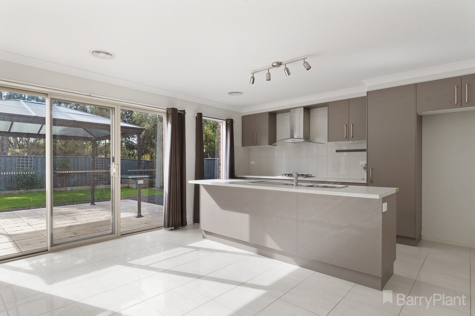 11 Yellowgum Drive, Epsom, VIC 3551, Epsom - Thumbnail 3
