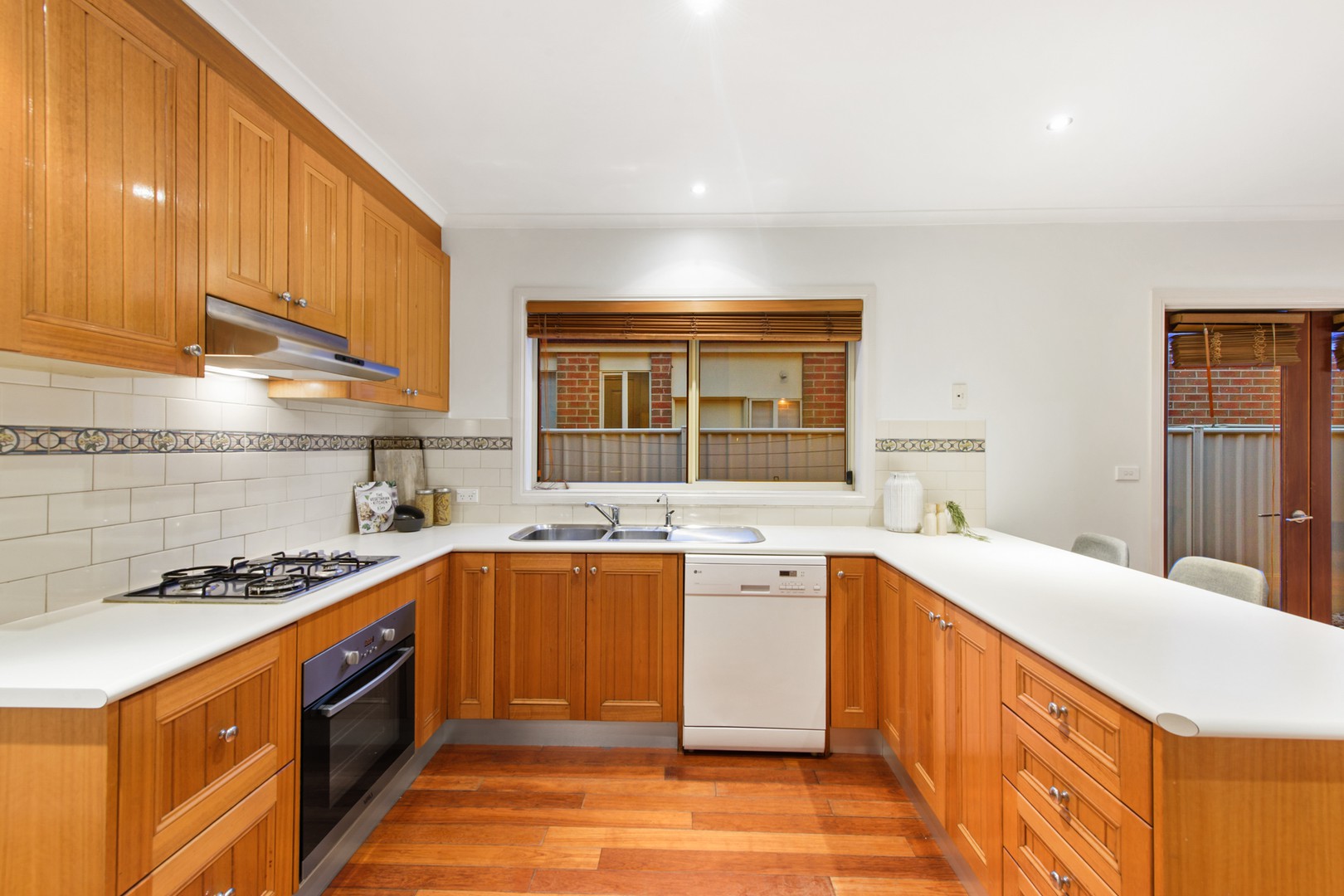 11 Yendon CloseCaroline Springs, VIC 3023, Caroline Springs - Thumbnail 5