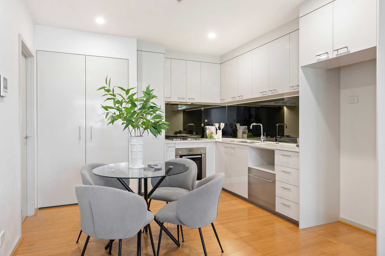 110/316 Pascoe Vale Road, Essendon, VIC 3040, Essendon - Thumbnail 2