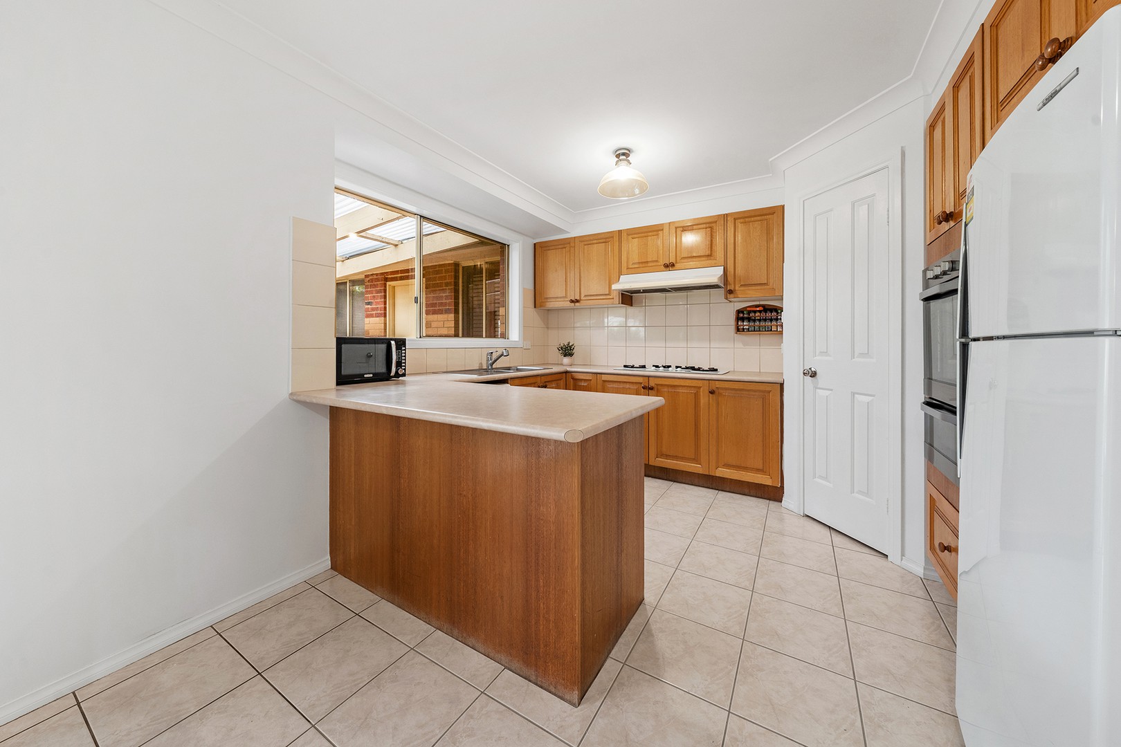 110 Chisholm Drive, Caroline Springs, VIC 3023, Caroline Springs - Thumbnail 2