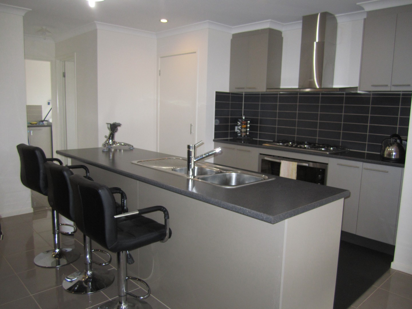 110 Eltham Parade, Manor Lakes, VIC 3024, Manor Lakes - Thumbnail 2