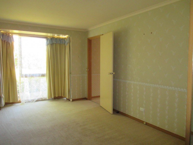 110 John Fawkner Drive, Endeavour Hills, VIC 3802, Endeavour Hills - Thumbnail 3
