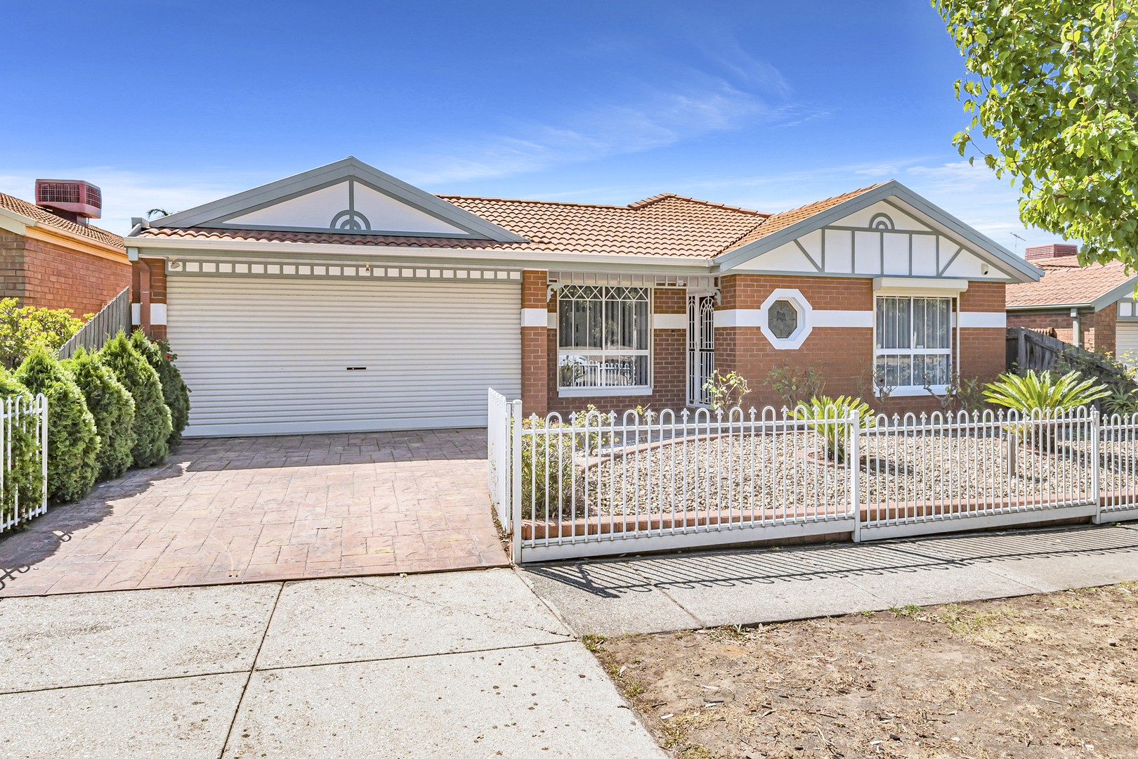 110 Roxburgh Park Drive, Roxburgh Park, VIC 3064, Roxburgh Park - Thumbnail 4