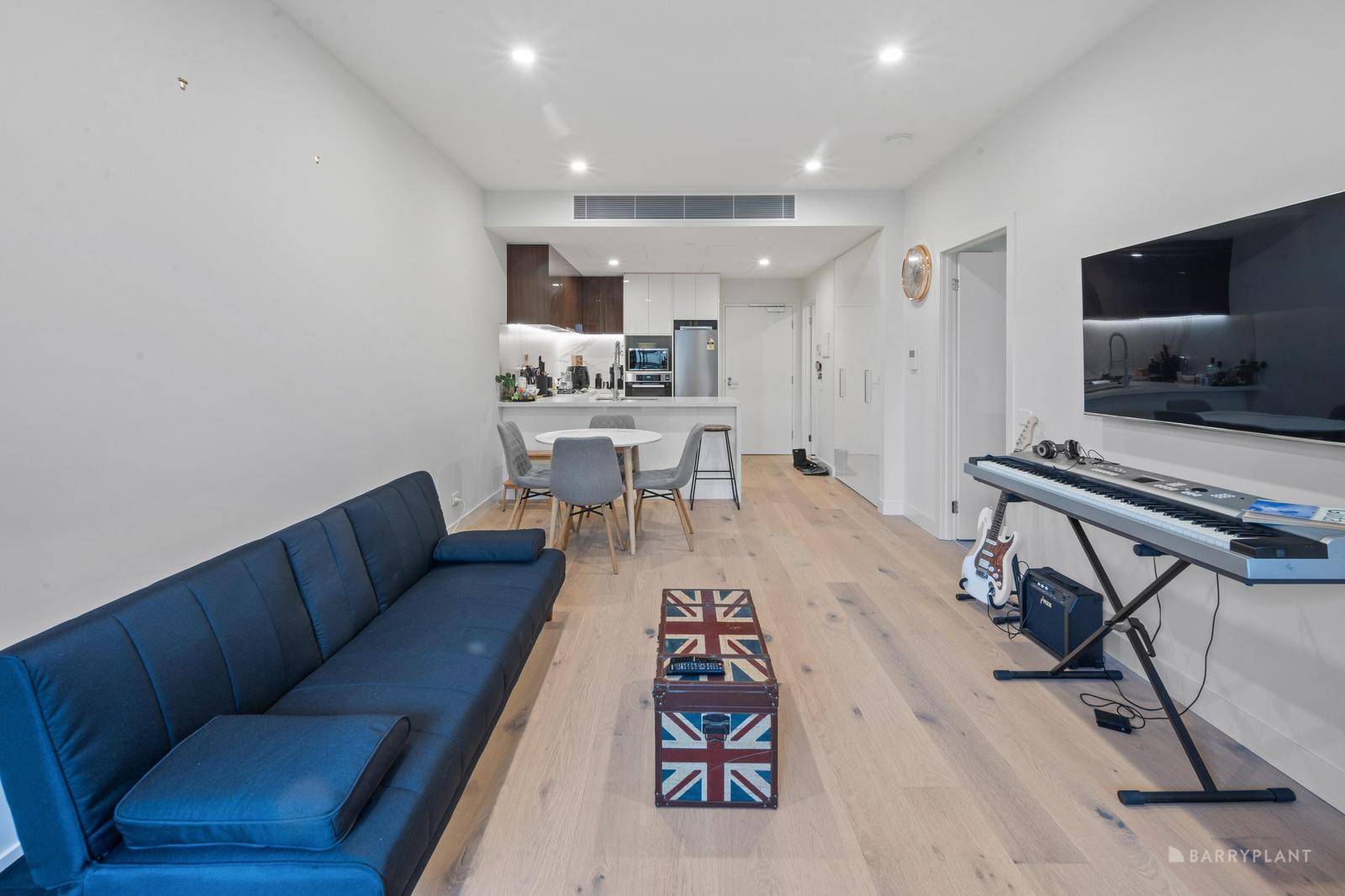 111/210 Reynolds Road, Doncaster East, VIC 3109 - Thumbnail 2 - 14/02/2025