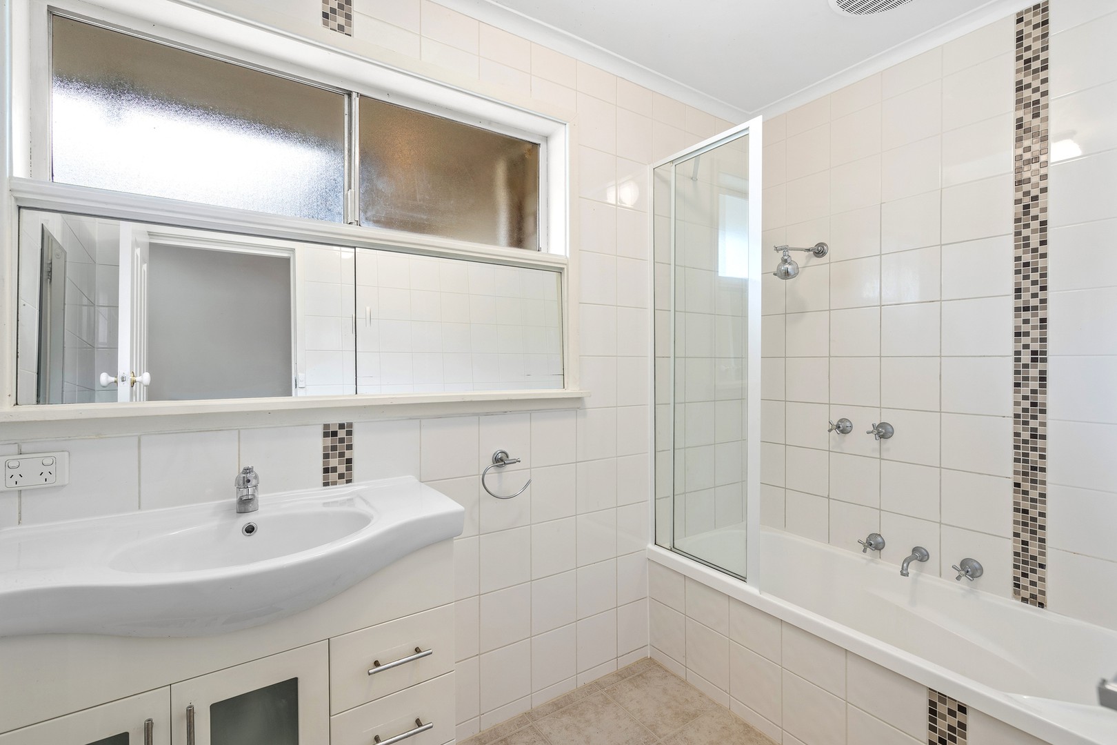 111 Carronvale Road, Mooroolbark, VIC 3138, Mooroolbark - Thumbnail 6