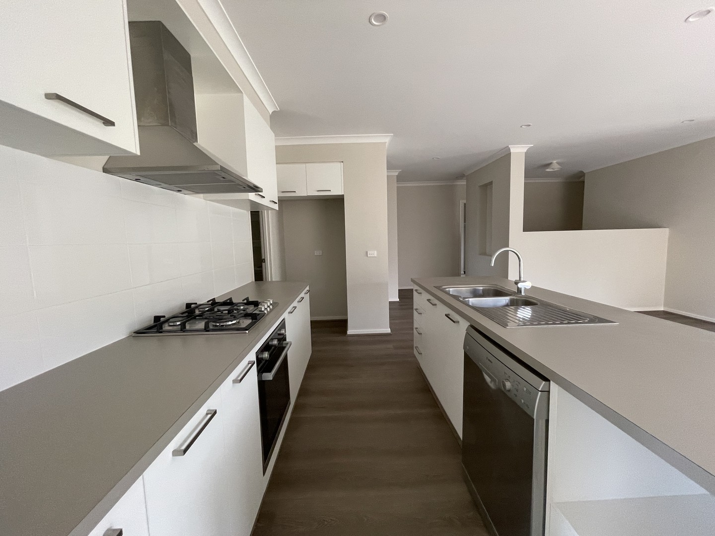 111 Holyoake  Parade, Manor Lakes, VIC 3024, Manor Lakes - Thumbnail 3