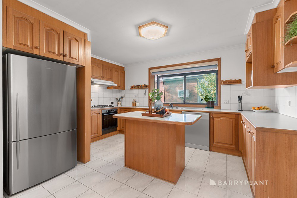 111 Romano Avenue, Mill Park, VIC 3082, Mill Park - Thumbnail 4