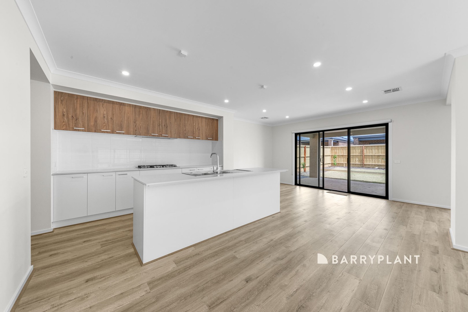 111 Smiths Lane, Clyde North, VIC 3978, Clyde North - Thumbnail 4