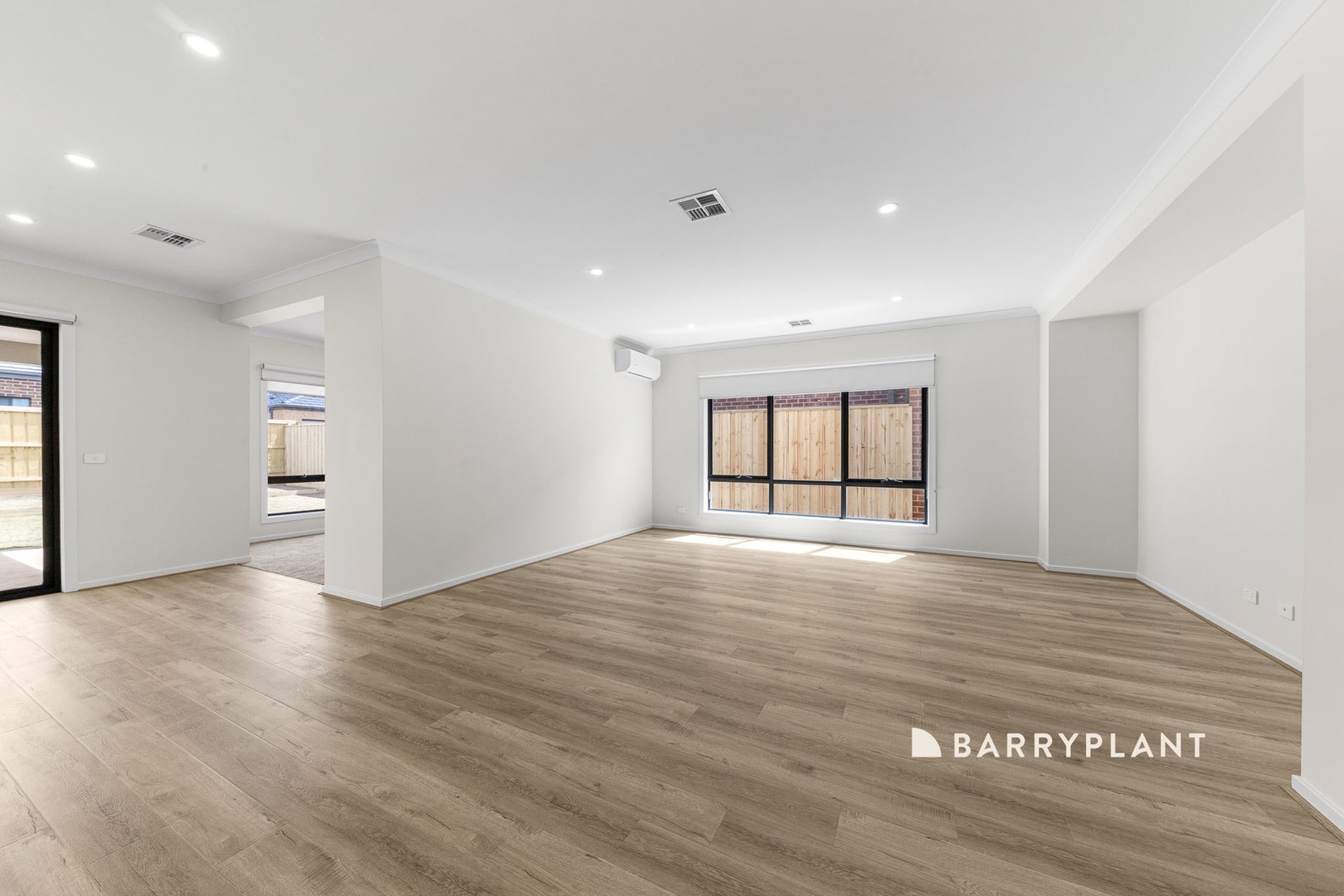 111 Smiths Lane, Clyde North, VIC 3978, Clyde North - Thumbnail 6