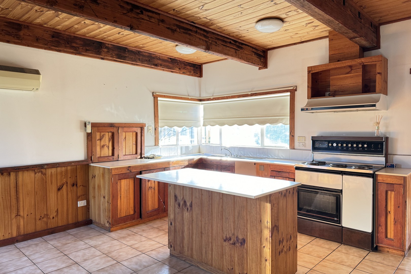 112 High Street, Wallan, VIC 3756 - Thumbnail 2 - 09/05/2025