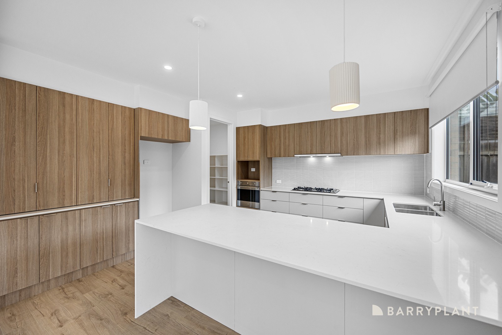 112 Husband Road, Forest Hill, VIC 3131 - Thumbnail 2 - 18/01/2024