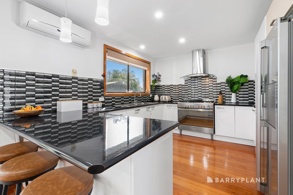 113 Redleap Avenue, Mill Park, VIC 3082, Mill Park - Thumbnail 2