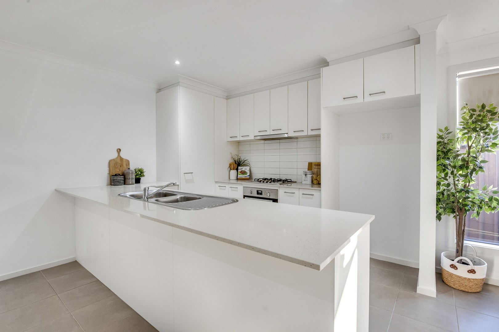 113 Wattletree Street, Craigieburn, VIC 3064, Craigieburn - Thumbnail 2