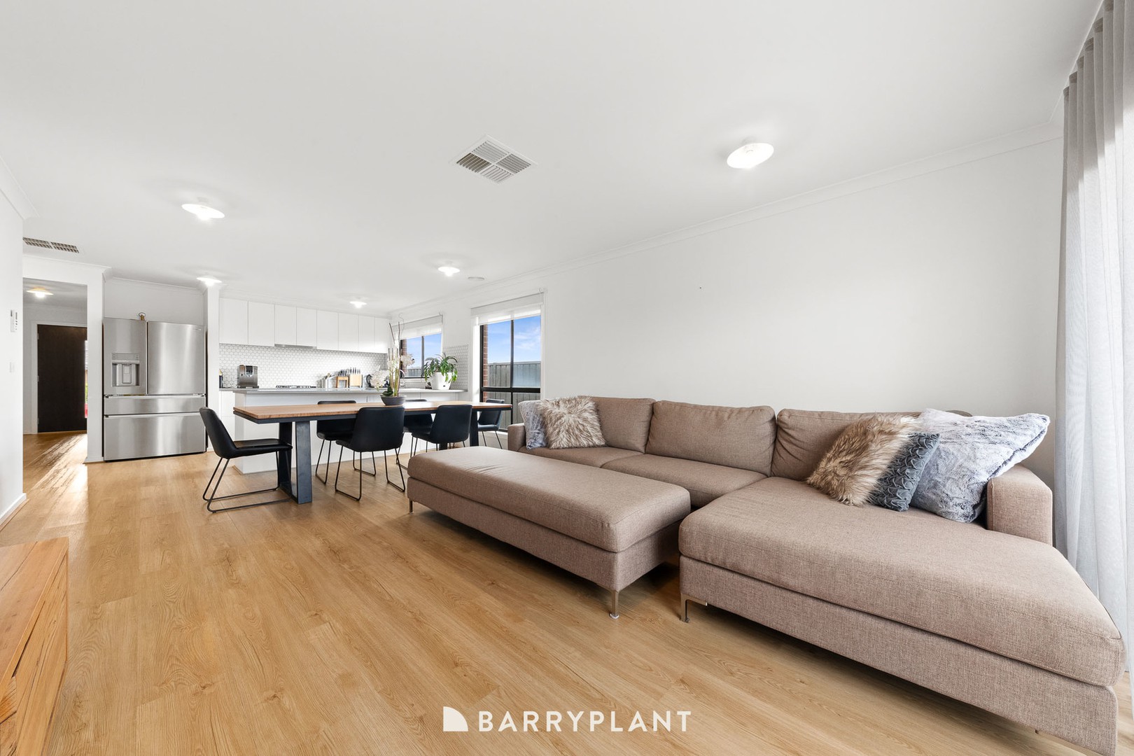 116 Athenaeum Avenue, Clyde North, VIC 3978, Clyde North - Thumbnail 2
