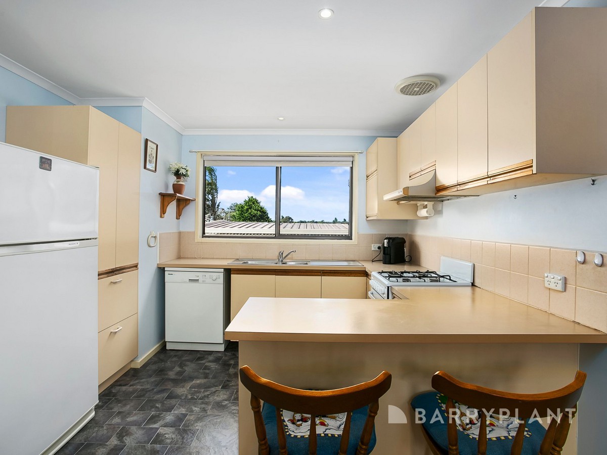 116 Fourth Avenue, Rosebud, VIC 3939, Rosebud - Thumbnail 4