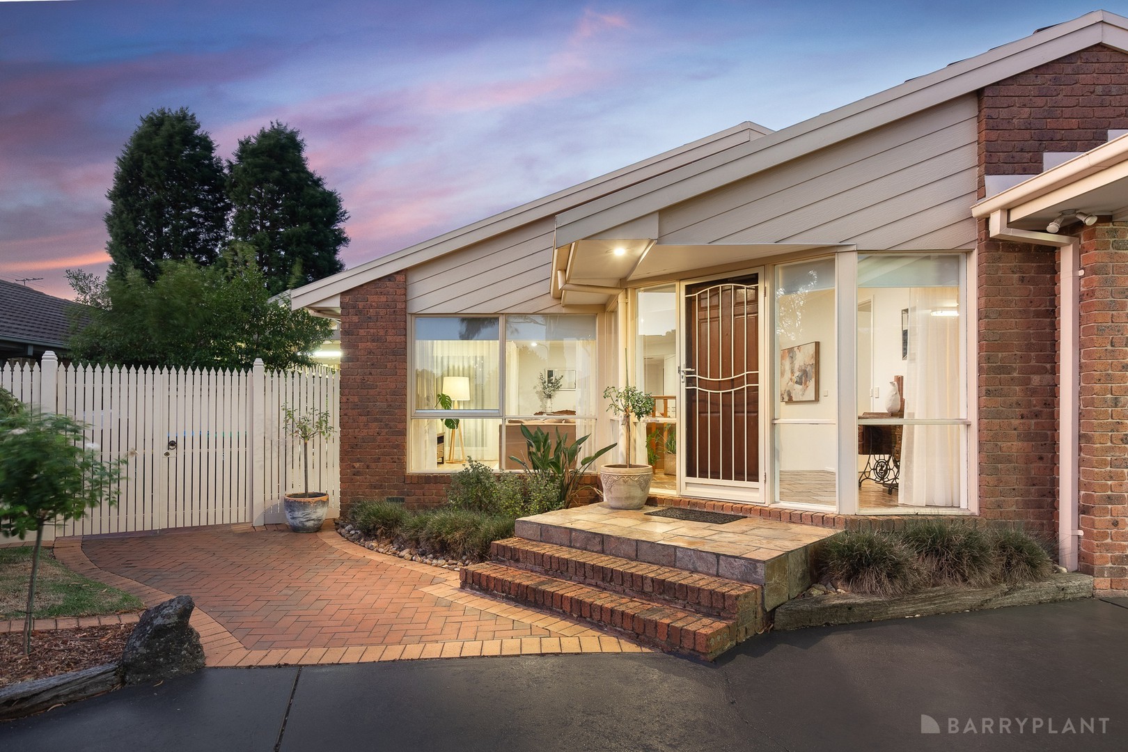 116 Fraser Crescent, Wantirna South, VIC 3152 - Thumbnail 2 - 07/03/2025