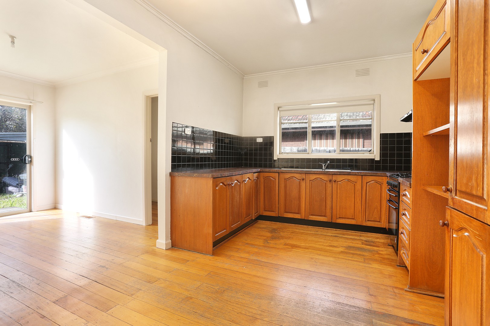116 Winifred Street, Oak Park, VIC 3046, Oak Park - Thumbnail 2