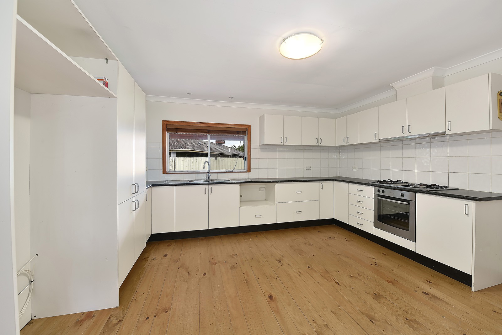 118 Carrick Drive, Gladstone Park, VIC 3043 - Thumbnail 2 - 10/11/2021