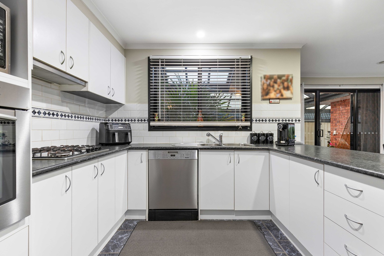118 Copperfield Drive, Delahey, VIC 3037, Delahey - Thumbnail 4