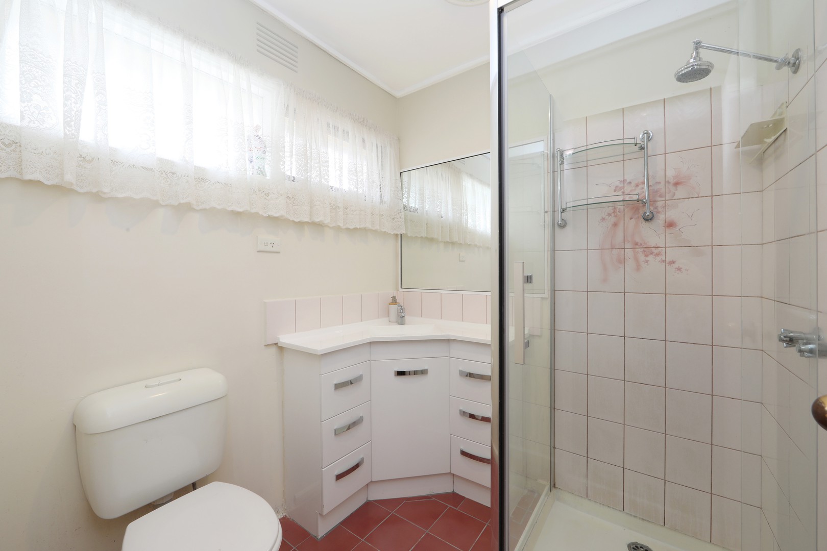 118 Outlook  Drive, Dandenong North, VIC 3175 - Thumbnail 2 - 09/11/2021