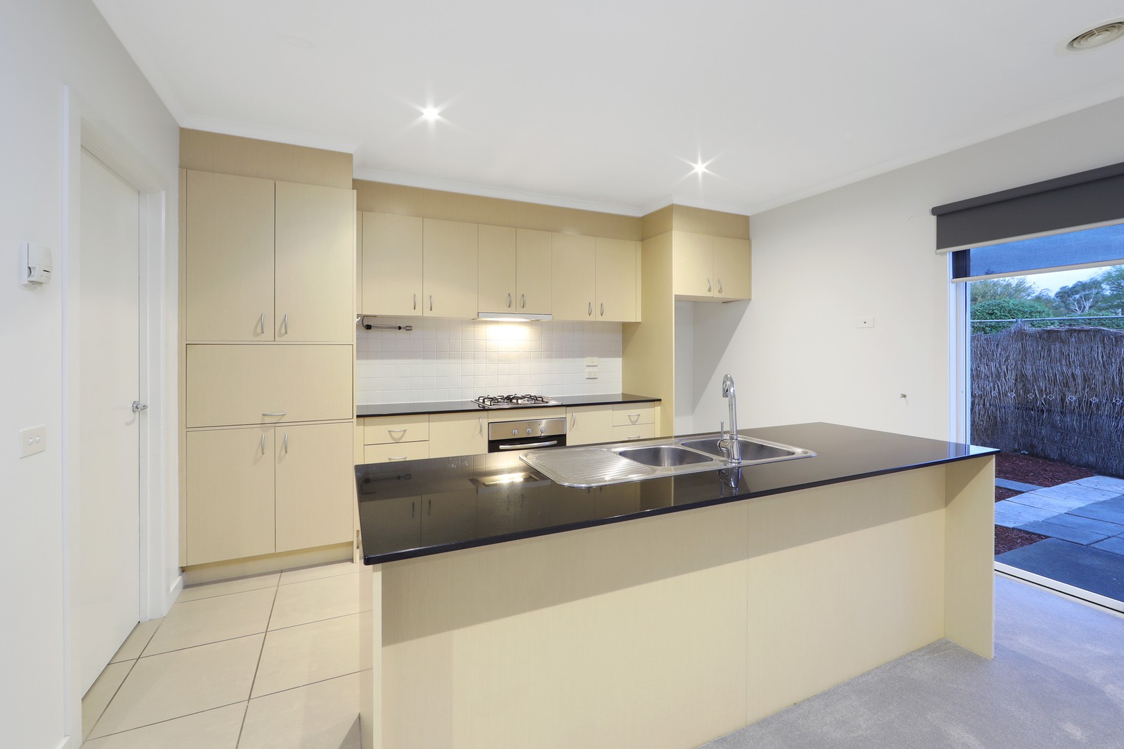 118 Sovereign Manors Crescent, Rowville, VIC 3178, Rowville - Thumbnail 2
