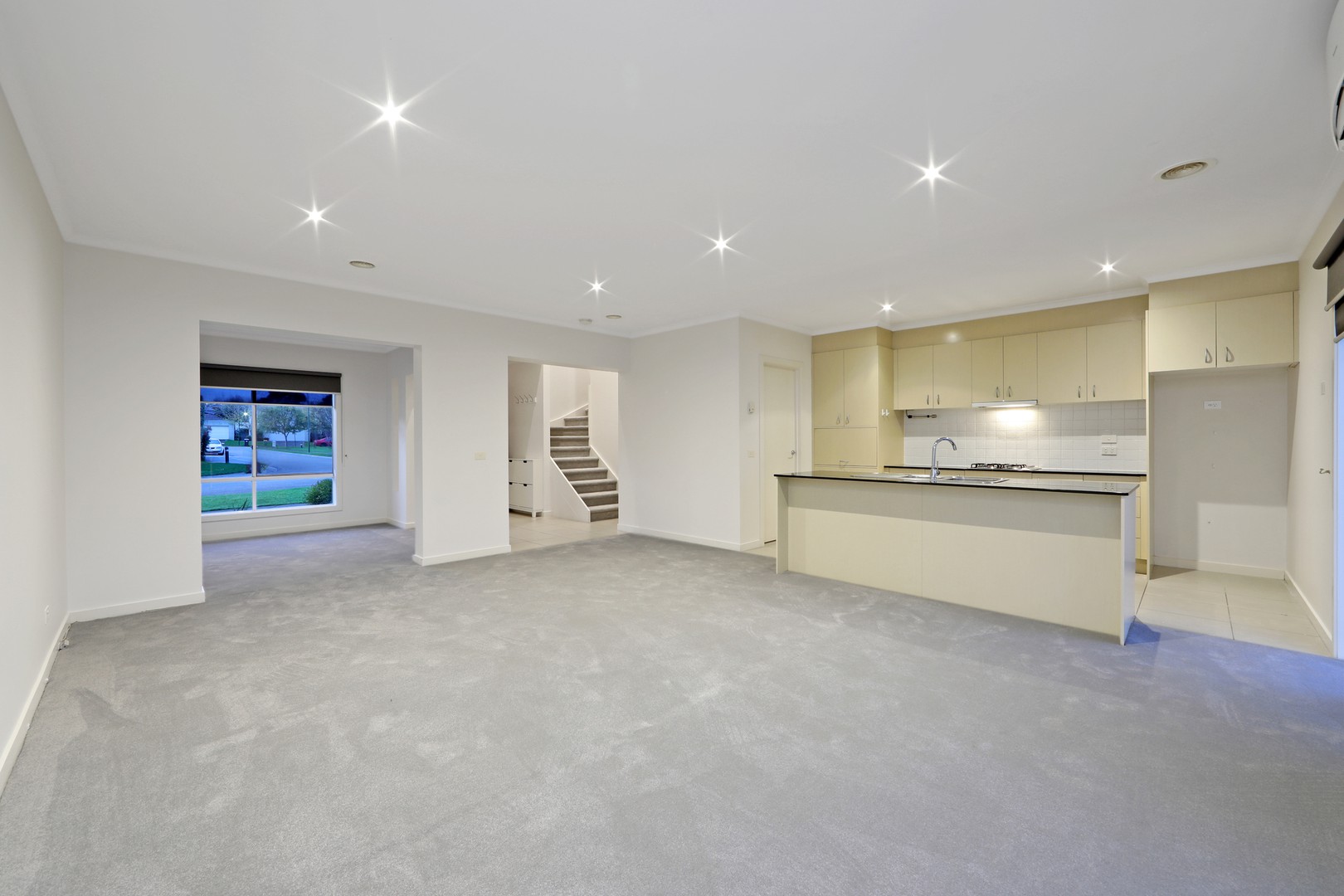 118 Sovereign Manors Crescent, Rowville, VIC 3178, Rowville - Thumbnail 3