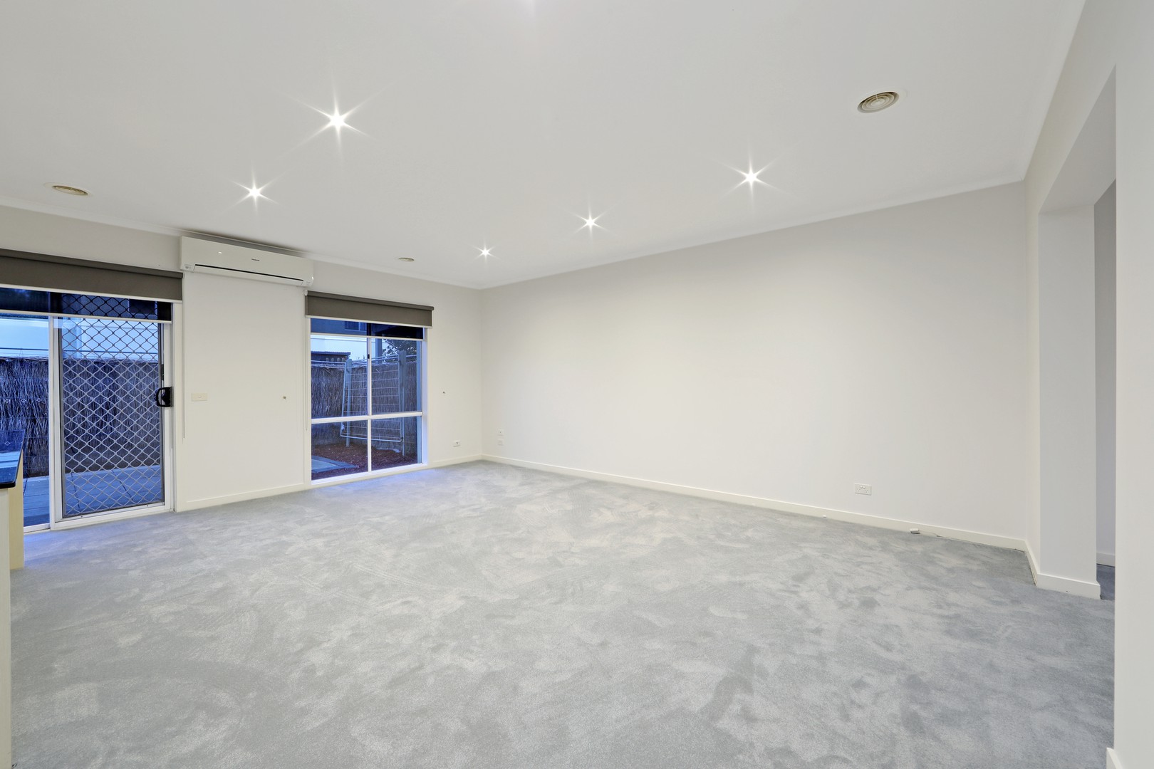 118 Sovereign Manors Crescent, Rowville, VIC 3178, Rowville - Thumbnail 4