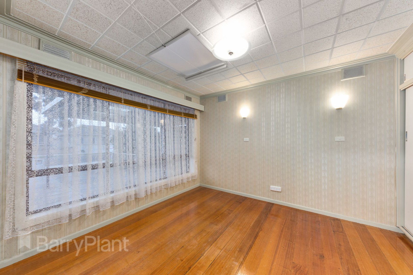 5 Curtis Road, EMERALD, Emerald - Thumbnail 7