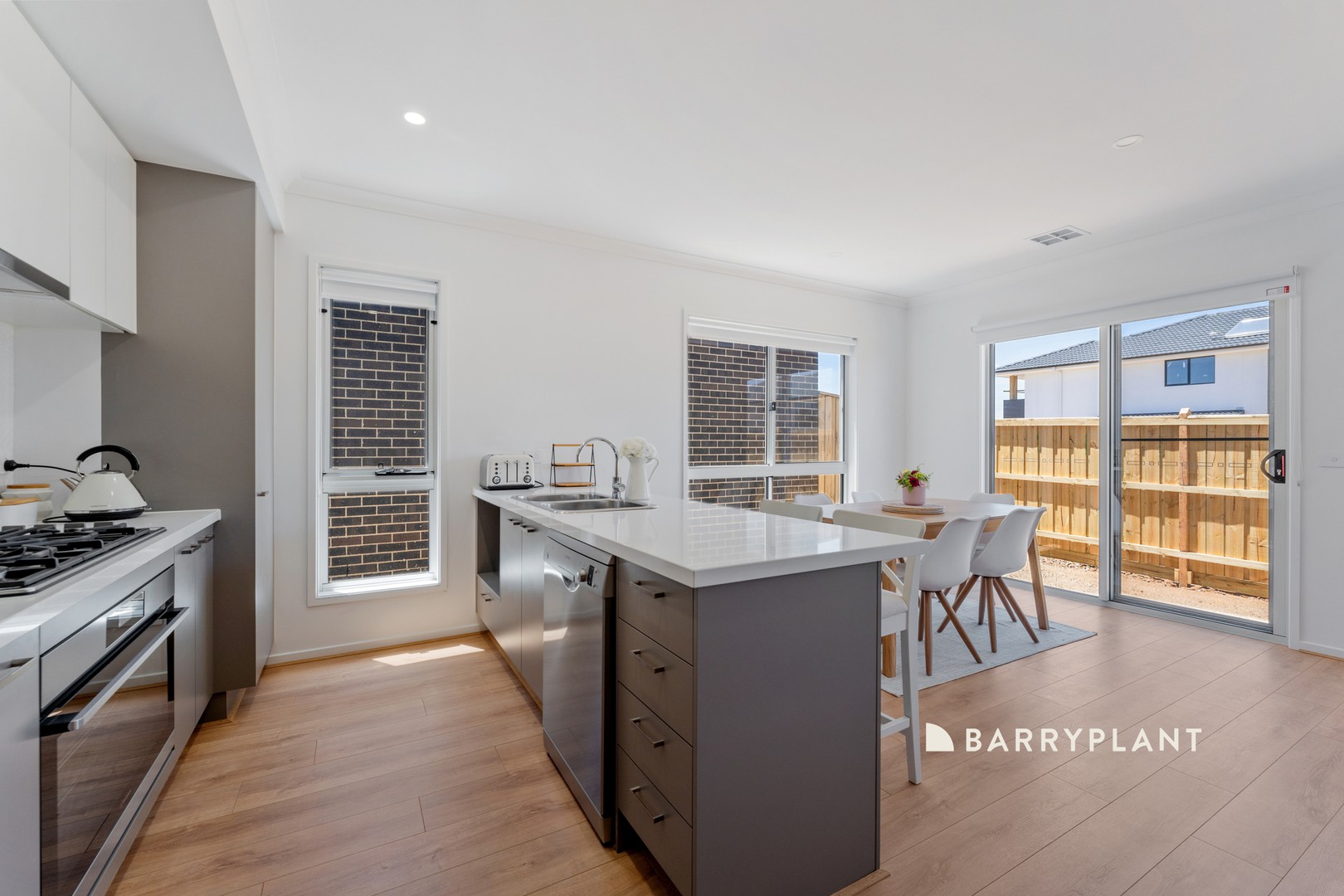 119 Carora Circuit, Clyde North, VIC 3978, Clyde North - Thumbnail 5