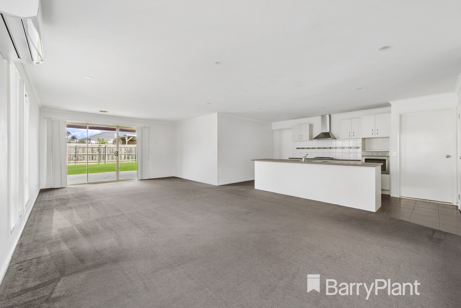 119 Rose Grange Boulevard, Tarneit, VIC 3029, Tarneit - Thumbnail 2