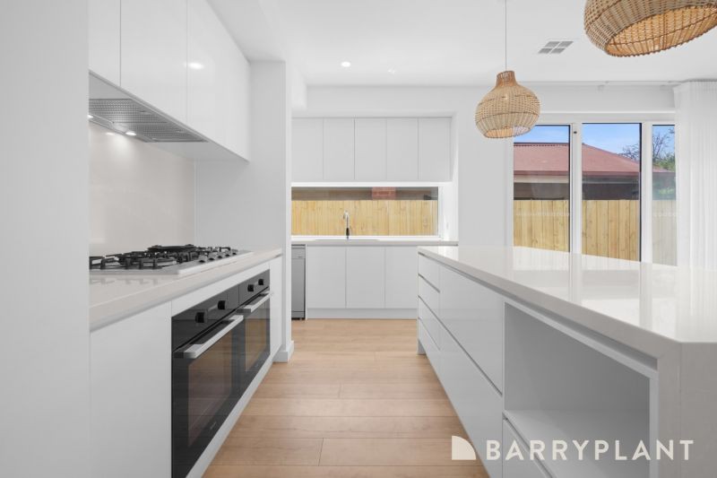 11B Mcrae St, Seaford, VIC 3198 - Thumbnail 1 - 05/08/2025