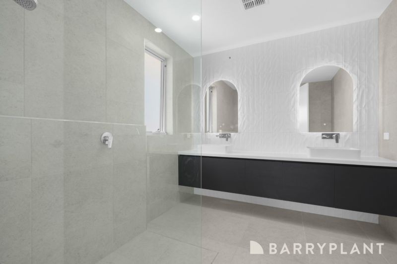 11B Mcrae St, Seaford, VIC 3198 - Thumbnail 2 - 05/08/2025