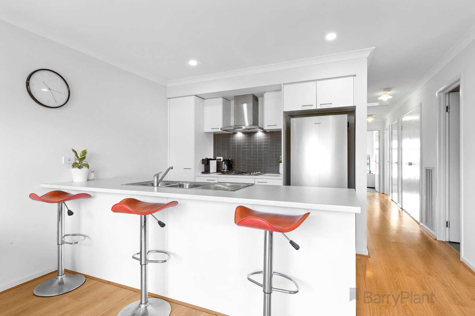 11B Thoroughbred Drive, Clyde North, VIC 3978, Clyde North - Thumbnail 4