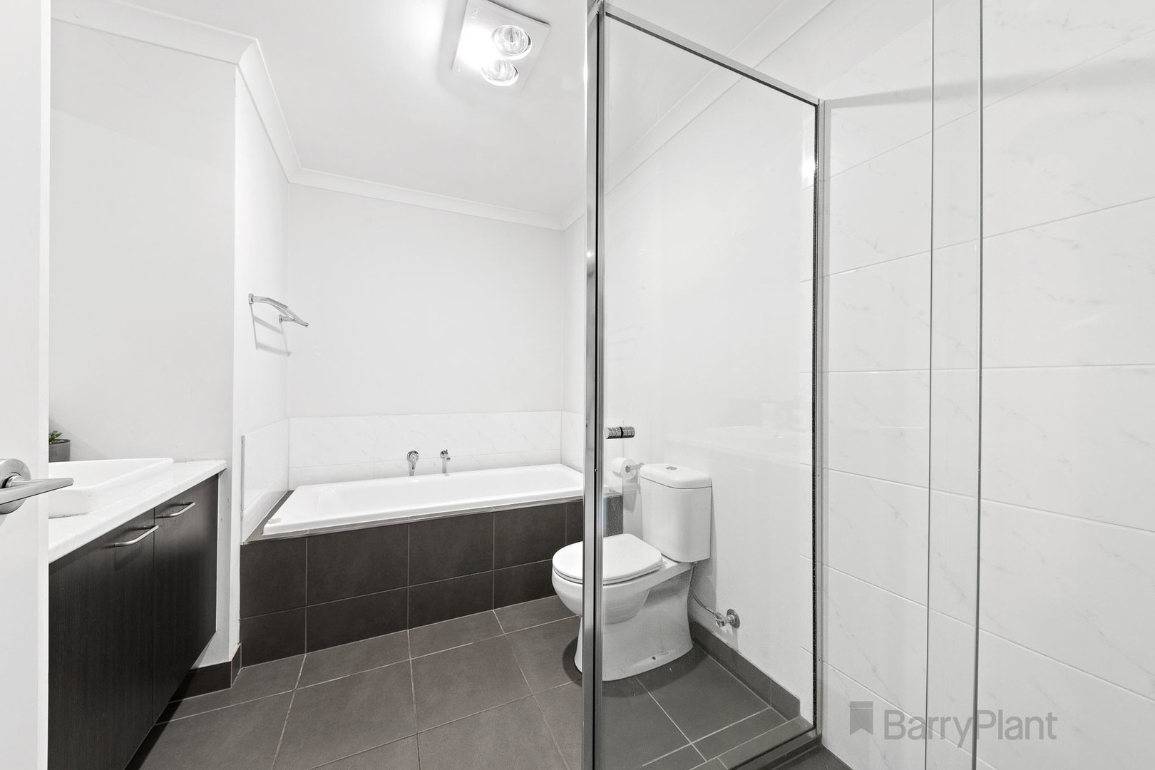 11B Thoroughbred Drive, Clyde North, VIC 3978, Clyde North - Thumbnail 8