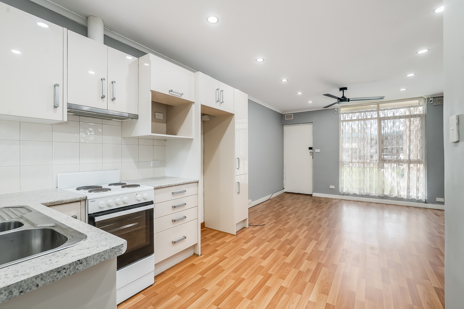 12/2 St Annes TerraceGlenelg North, SA 5045  - Leased, Glenelg North - Thumbnail 2