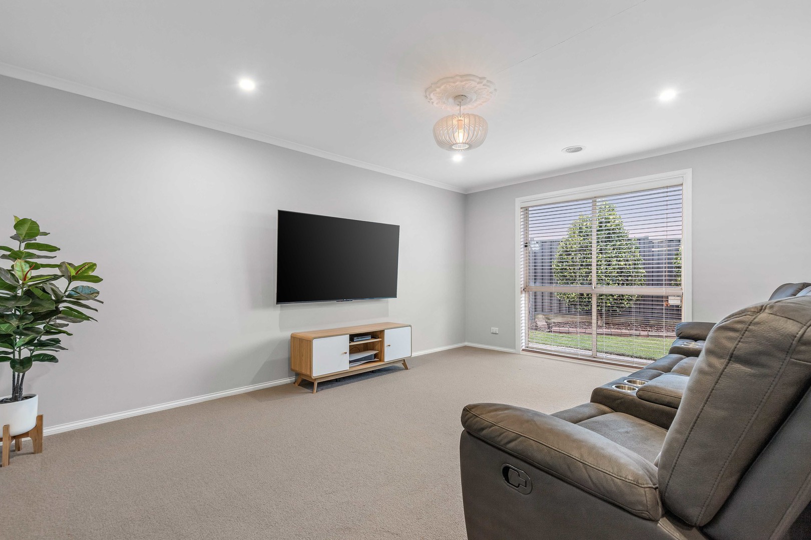 12 Albany Court, Taylors Lakes, VIC 3038, Taylors Lakes - Thumbnail 8