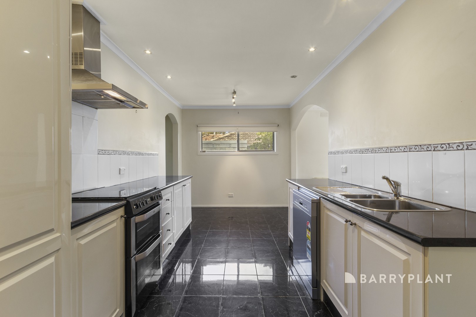 12 Allister Close, Knoxfield, VIC 3180, Knoxfield - Thumbnail 4