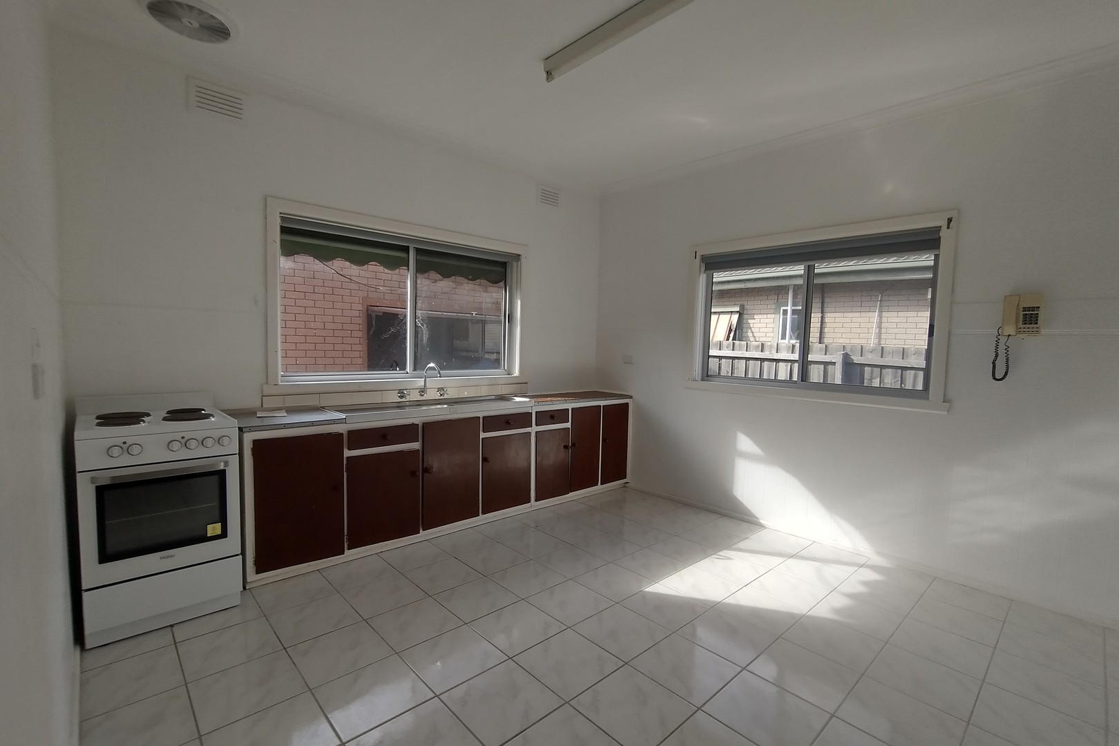 12 Anna Street, St Albans, VIC 3021, St Albans - Thumbnail 3