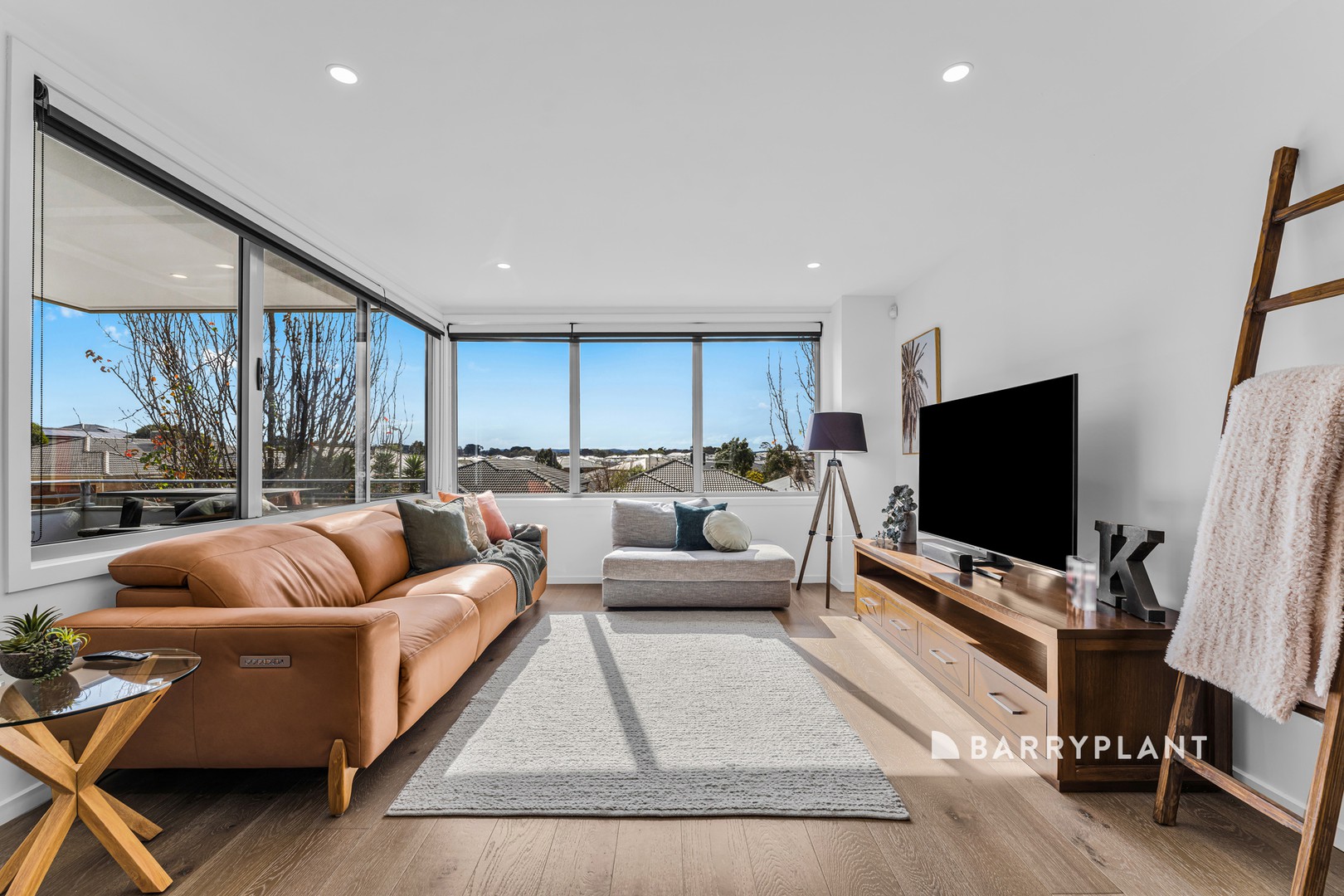12 Aramon Way, Berwick, VIC 3806 - Thumbnail 2 - 05/08/2026