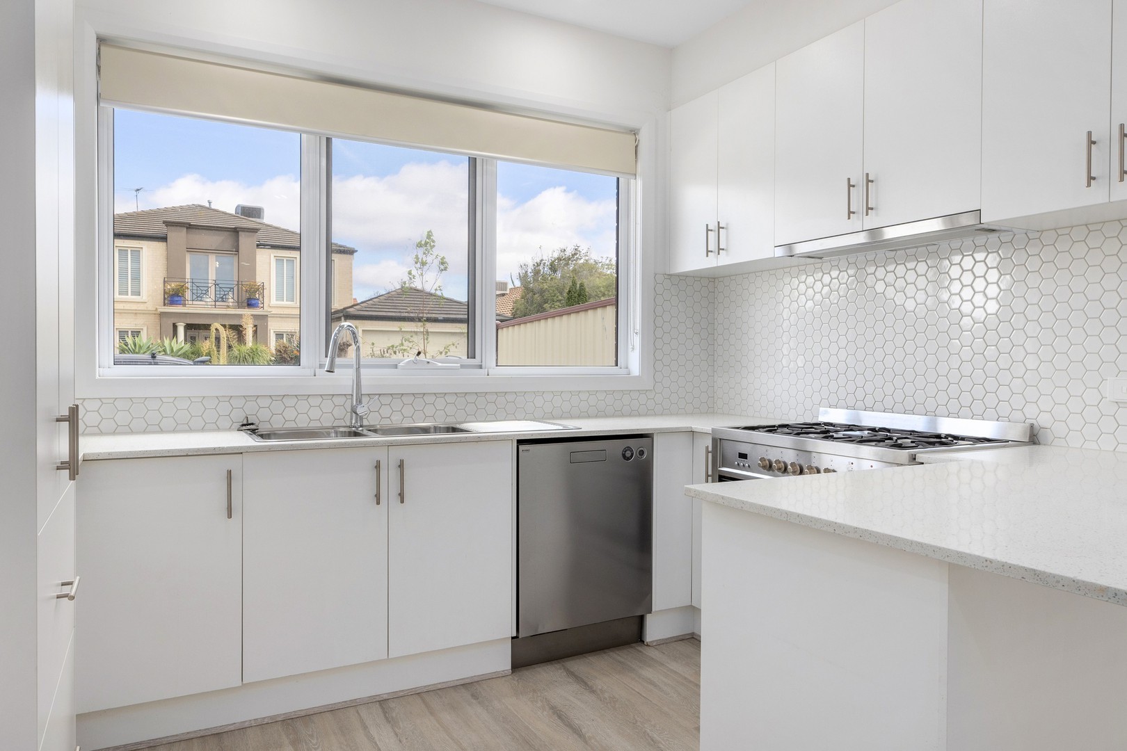 12 Arlington Way, Point Cook, VIC 3030, Point Cook - Thumbnail 4