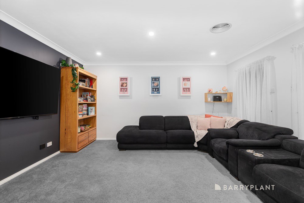 12 Avion Rise, South Morang, VIC 3752 - Thumbnail 2 - 23/09/2025