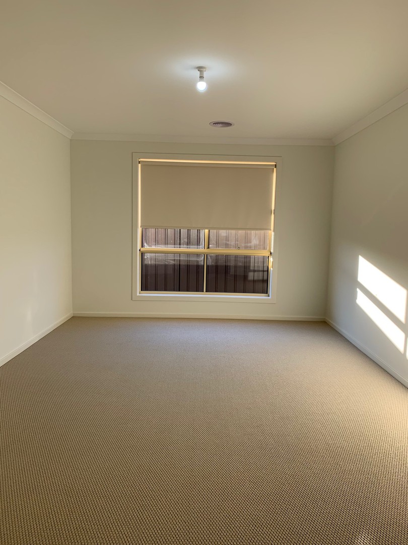 12 Avonbury Drive, Werribee, VIC 3030, Werribee - Thumbnail 8