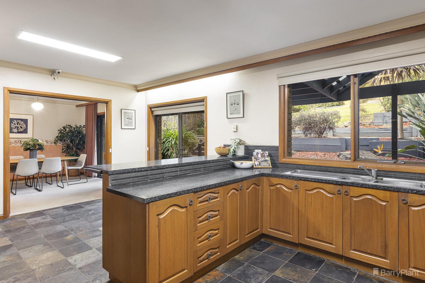12 Bainbridge Drive, Eltham, VIC 3095, Eltham - Thumbnail 4