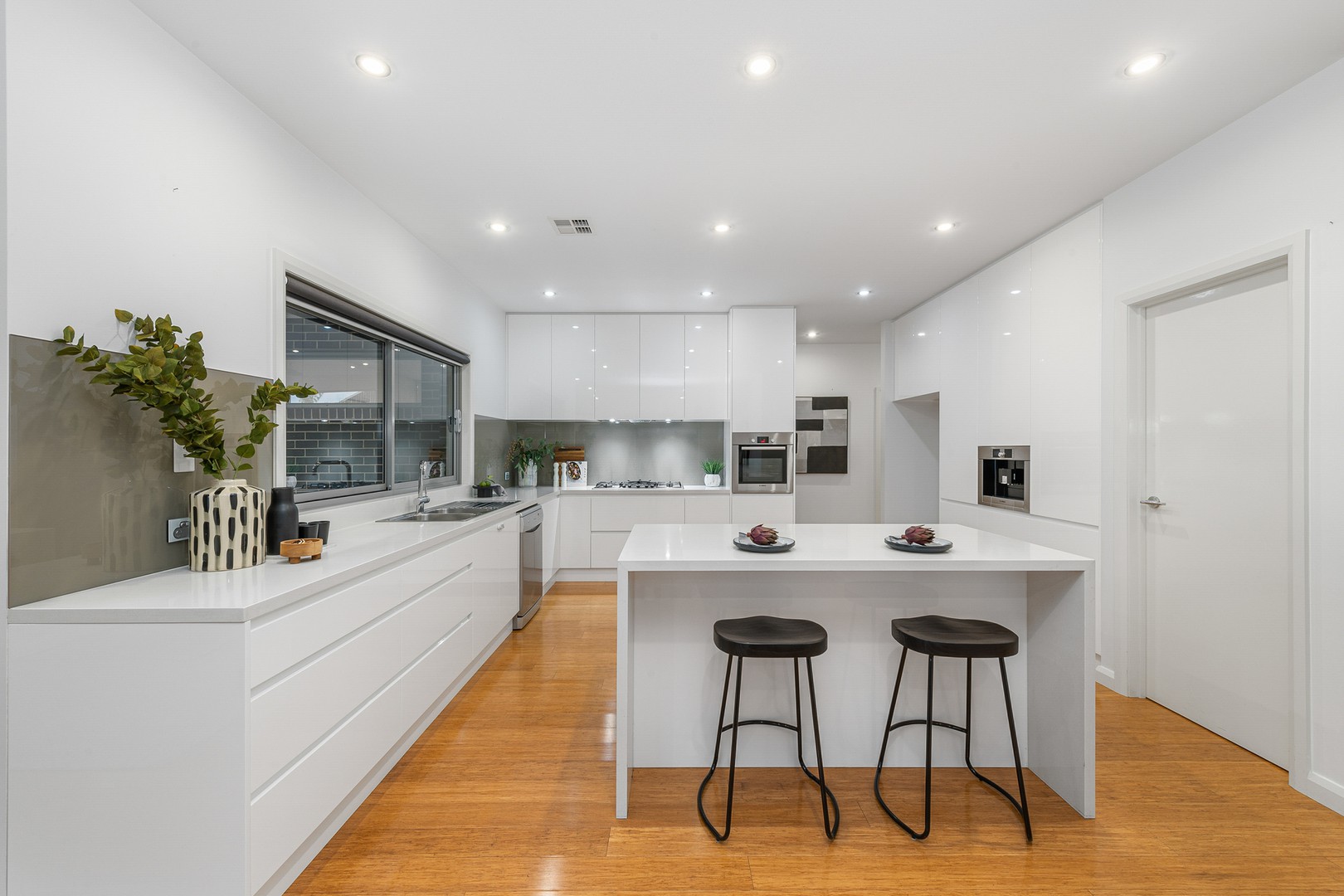12 Balmain Circuit, Taylors Hill, VIC 3037, Taylors Hill - Thumbnail 4