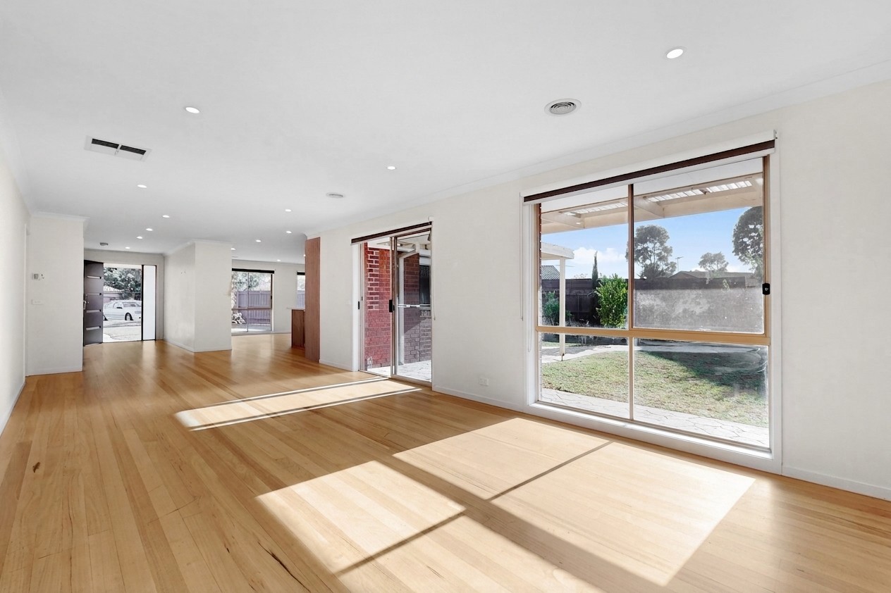 12 Barellan Close, St Albans, VIC 3021 - Thumbnail 2 - 25/05/2026
